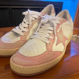 Pink GOLDEN GOOSE
Ball Star distressed leather sneakers